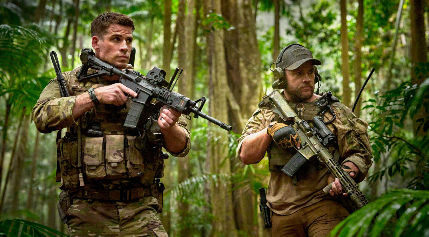 A Hemsworth-fivérek és Russell Crowe összeálltak egy akciófilmre, itt a Land of Bad előzetese A Hemsworth-fivérek és Russell Crowe összeálltak egy akciófilmre, itt a Land of Bad előzetese