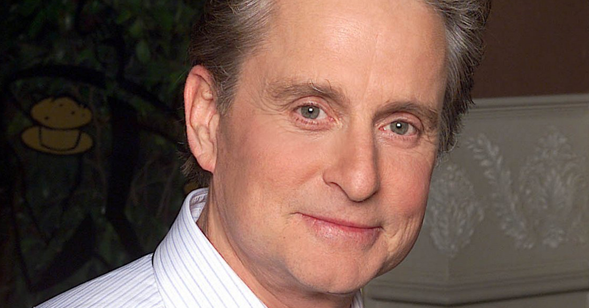 Megható módon emlékezett Michael Douglas a 3 éve elhunyt édesapjára, Kirk Douglasre