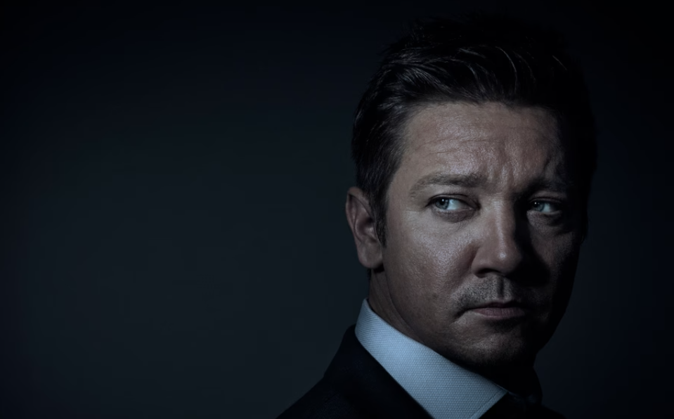 Kórházi ágyáról adott hírt az állapotáról Jeremy Renner (videó)