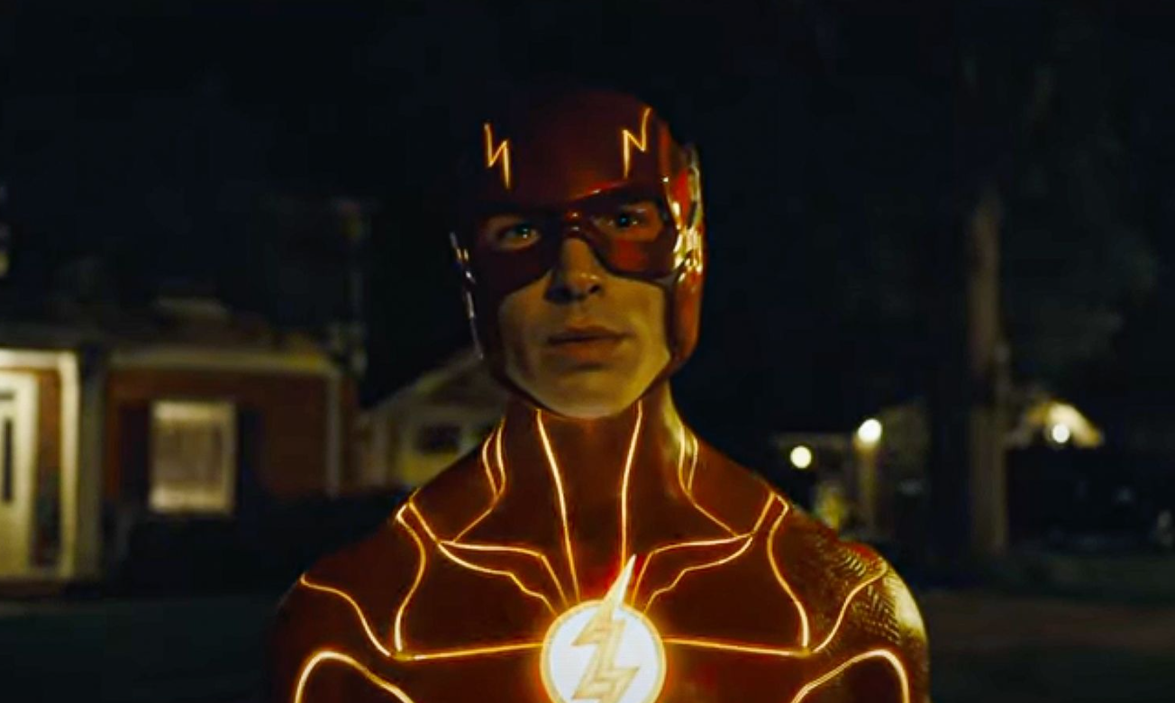 Michael Keaton Batmanjével jött a The Flash előzetese Michael Keaton Batmanjével jött a The Flash előzetese