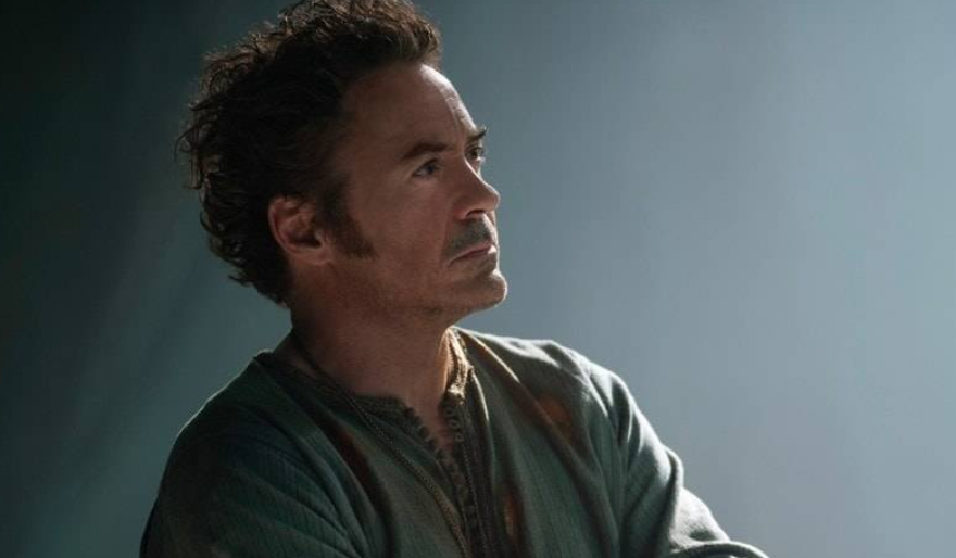 Robert Downey Jr.-ral jöhet Hitchcock kultfilmjének remake-je Robert Downey Jr.-ral jöhet Hitchcock kultfilmjének remake-je