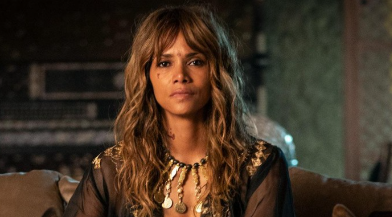 'Azt csinálok, amit akarok': Anyaszült meztelenül pózolt az erkélyen Halle Berry (fotó)
