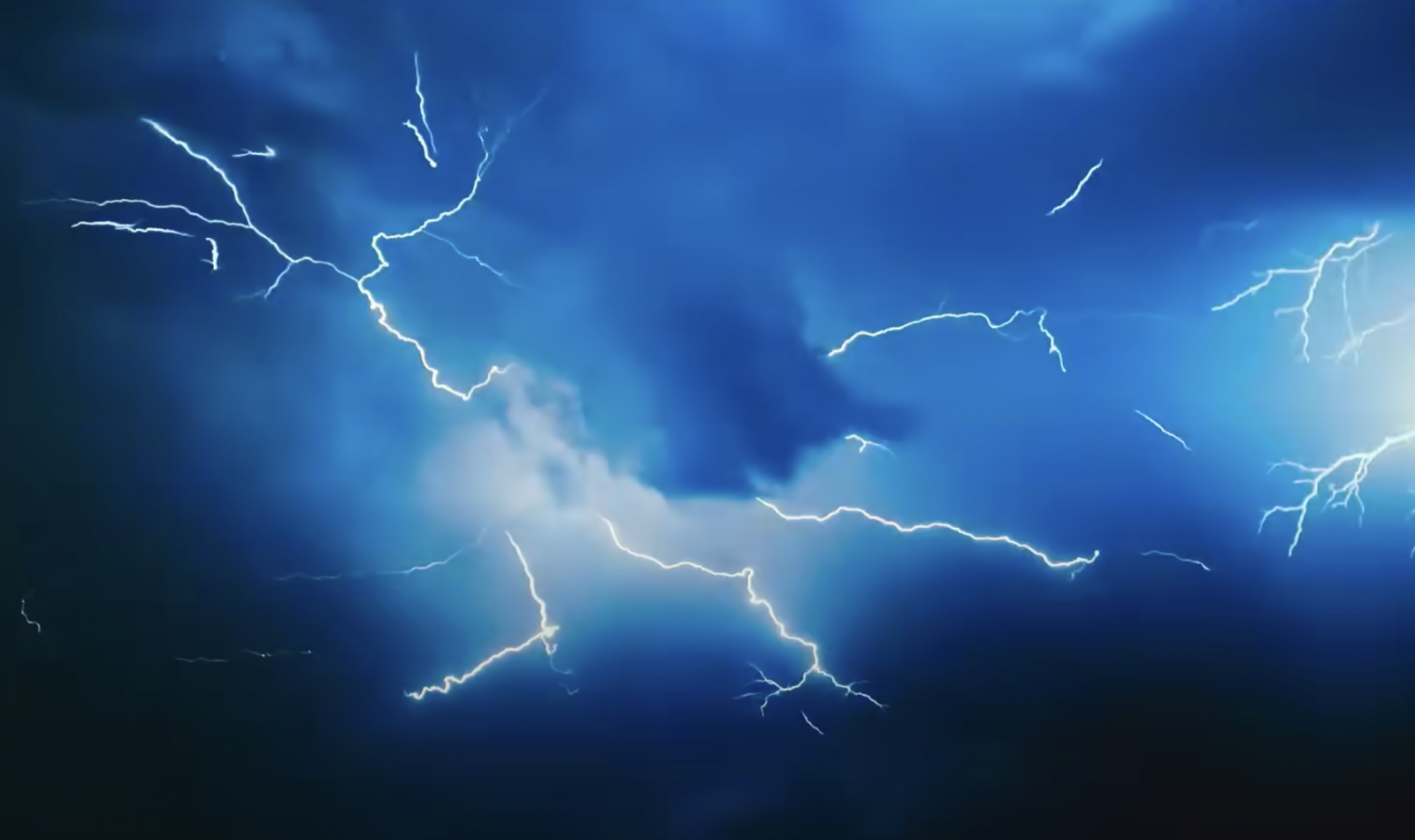 Már holnap a Netflixen: Az új doku-sorozat feltárja a bolygónk legnagyobb közösségi hálózatát Már holnap a Netflixen: Az új doku-sorozat feltárja a bolygónk legnagyobb közösségi hálózatát