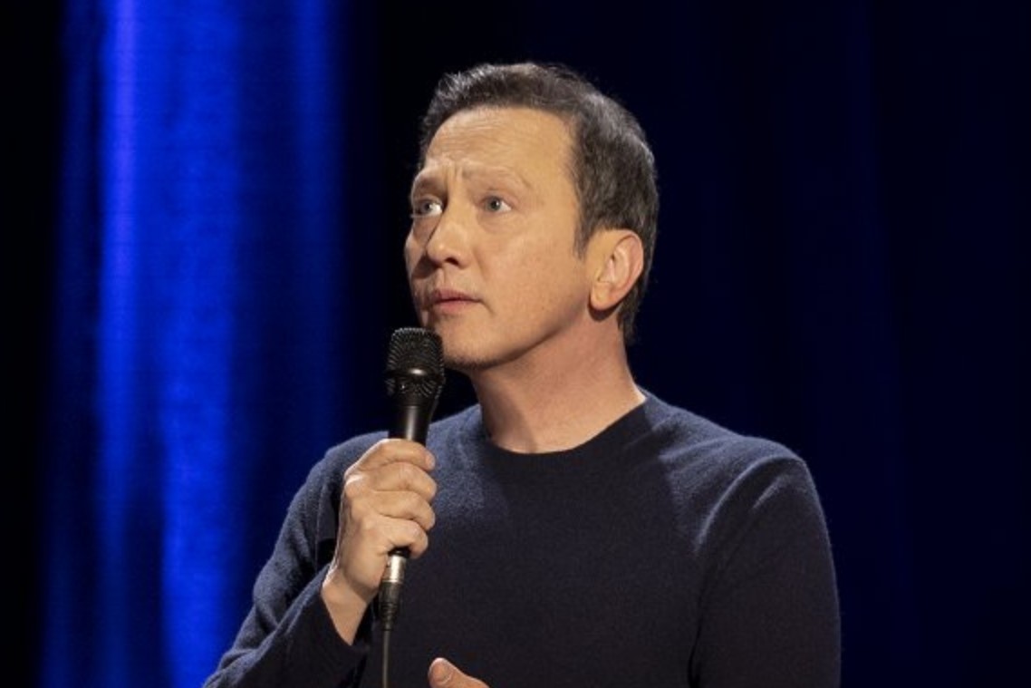 'Elég ebből a woke baromságból': Rob Schneider kifakadt, miután arról szóltak a hírek, hogy le kellett rövidítenie a durva és vulgárisnak vélt stand-up előadását 'Elég ebből a woke baromságból': Rob Schneider kifakadt, miután arról szóltak a hírek, hogy le kellett rövidítenie a durva és vulgárisnak vélt stand-up előadását