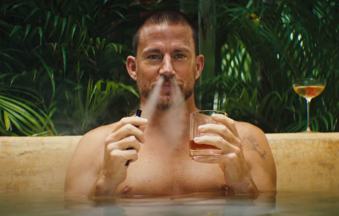 Kemény thrillert rendezett Zoë Kravitz, előzetest kapott a Channing Tatum főszereplésével készült Vészjelzés