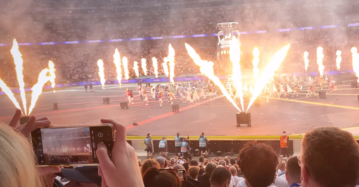 Már holnap a Netflixen: Káosz és erőszak az új lebilincselő dokuban az angol-olasz EB-döntő eseményeiről Már holnap a Netflixen: Káosz és erőszak az új lebilincselő dokuban az angol-olasz EB-döntő eseményeiről