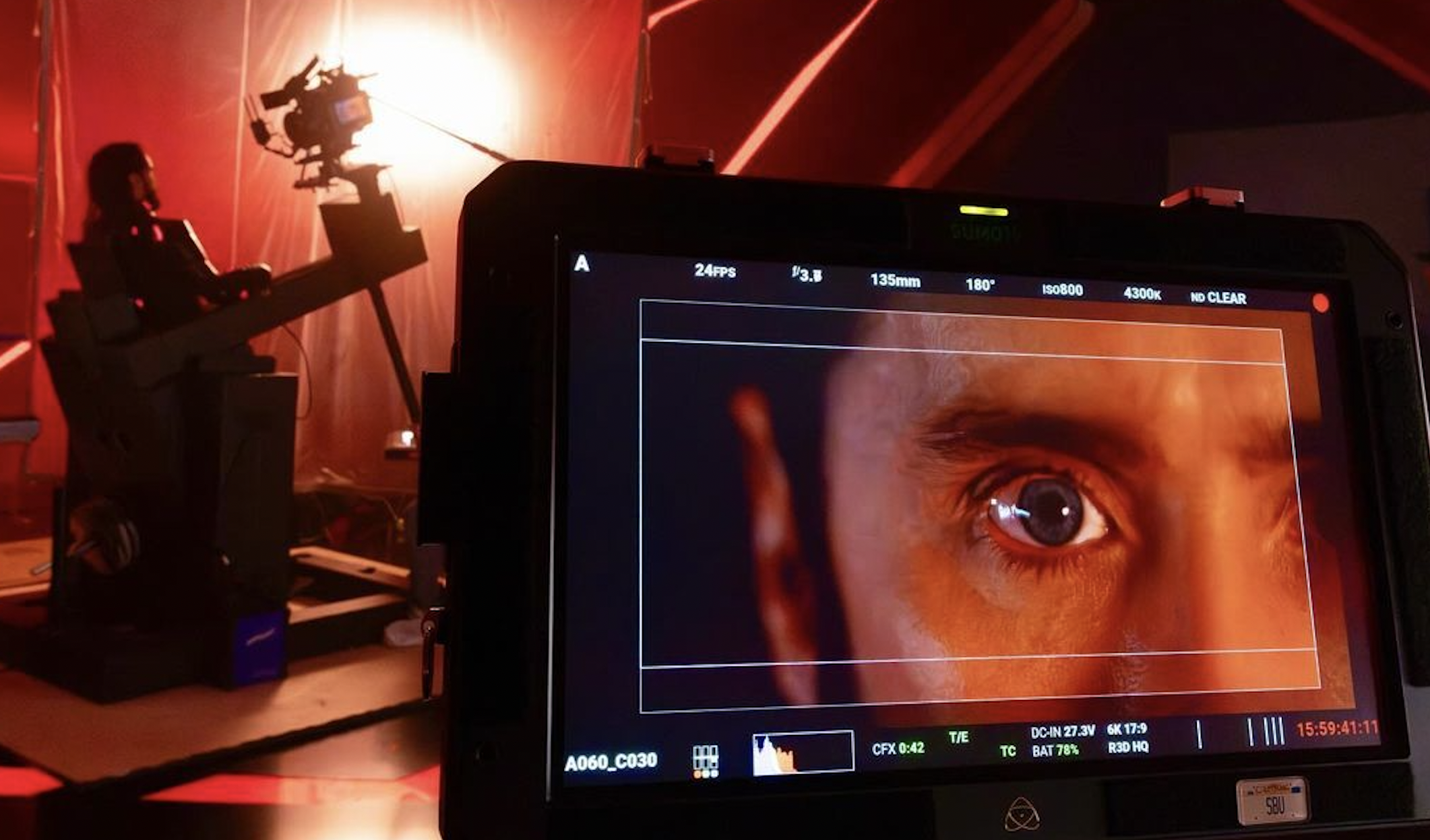 Véget ért 2025 legjobban várt sci-fijének forgatása, vadonatúj kulisszák mögötti fotókat osztott meg a rendező