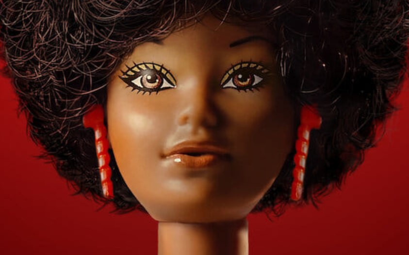 Mától a Netflixen: Fekete Barbie, cukorka színű álomautó és egy korábban soha nem hallott történet a platform legújabb dokumentumfilmjében