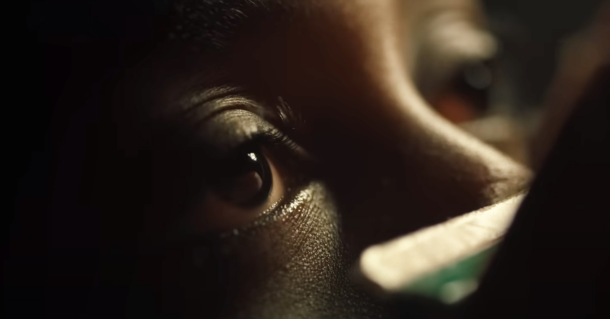 Már augusztusban a Netflixen: Előzetest kapott a nagyszabású misztikus horror-thriller, a valós események által ihletett Szabadíts meg a gonosztól Már augusztusban a Netflixen: Előzetest kapott a nagyszabású misztikus horror-thriller, a valós események által ihletett Szabadíts meg a gonosztól