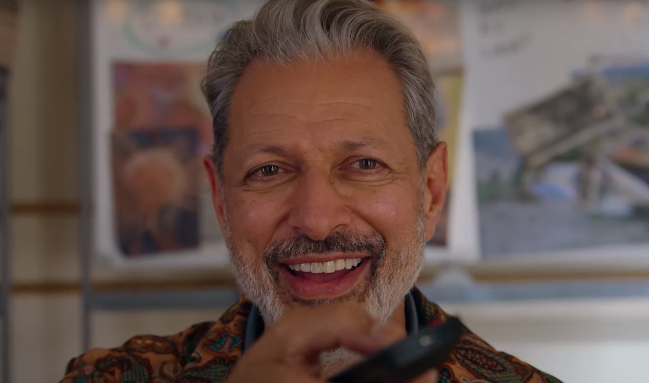 Már augusztusban a Netflixen: Jeff Goldblumból paranoiás, bosszúálló isten lett, itt a KAOS új magyar feliratos előzetese