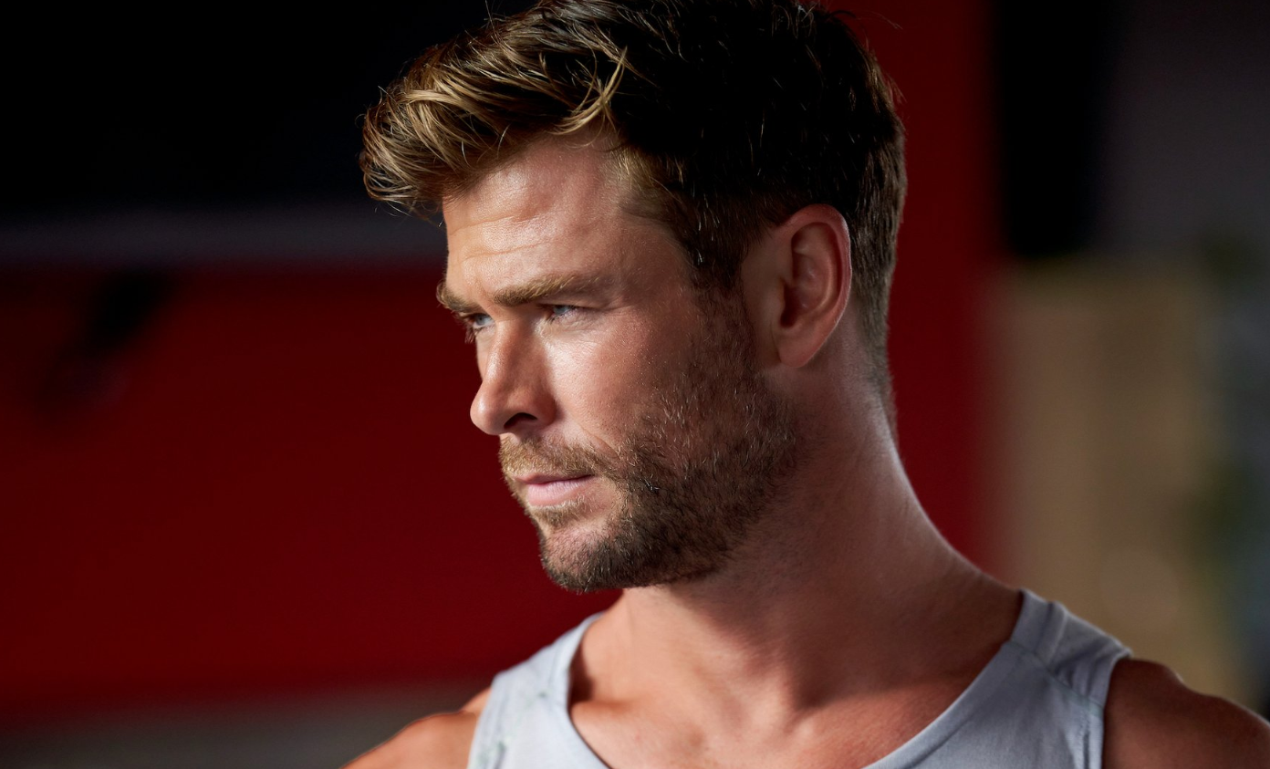 Chris Hemsworth maga nyírta meg az ikerfiait, mutatjuk a végeredményt (videó)