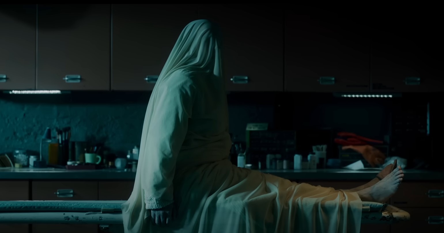 Már októberben a Maxon: Végre előzetest kapott az új Stephen King-adaptáció, a Borzalmak városa című horror