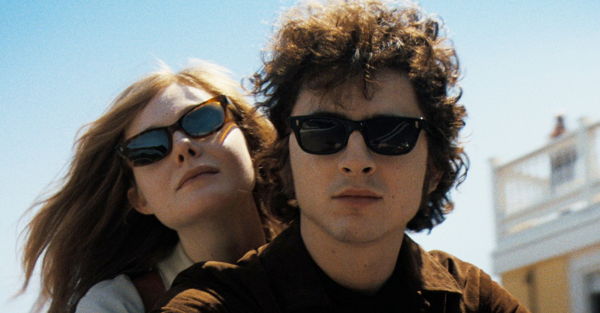 Hamarosan a mozikban: Magyar feliratos előzetest kapott Timothée Chalamet Bob Dylan-filmje, a Sehol se otthon