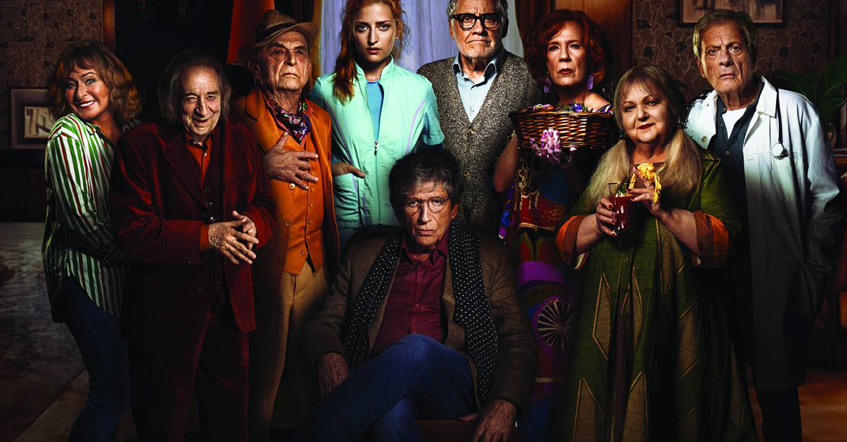 Már októberben láthatod: Agatha Christie stílusát idézi az új magyar krimi-vígjáték, új előzetest kapott a Ma este gyilkolunk a legendás Kern-Koltai duóval