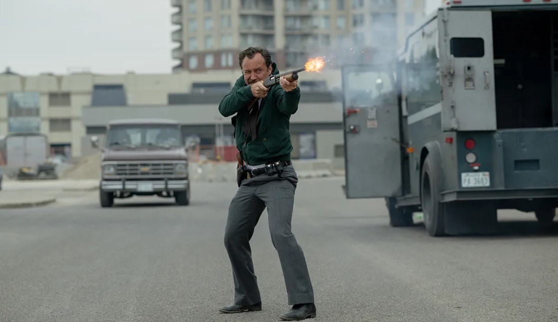 Kőkemény thrillerrel jön Jude Law, végre előzetest kapott a The Order