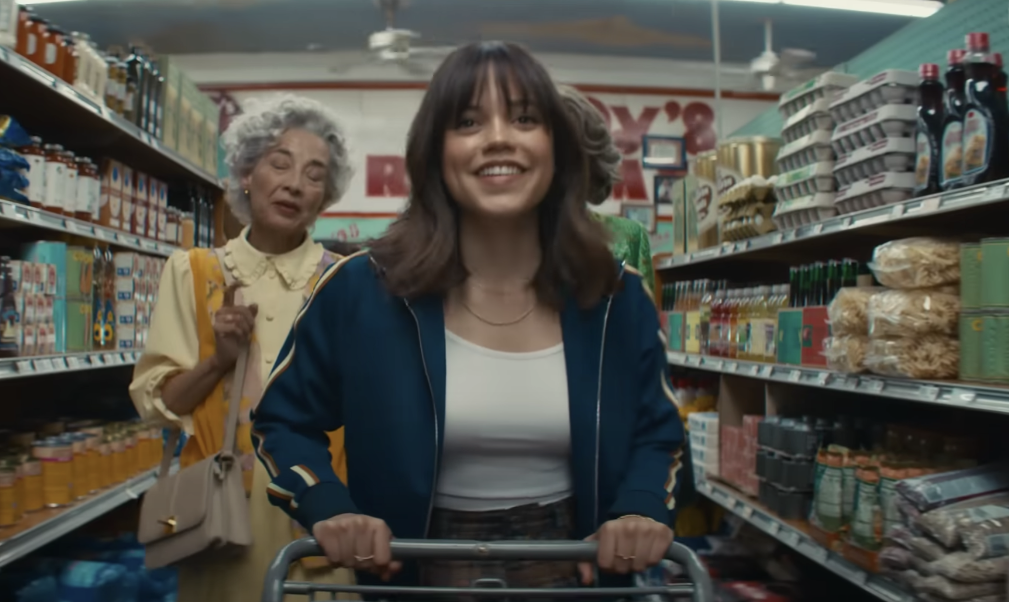 Jenna Ortega és az ádáz harc egy zacskó chipsért (videó) Jenna Ortega és az ádáz harc egy zacskó chipsért (videó)