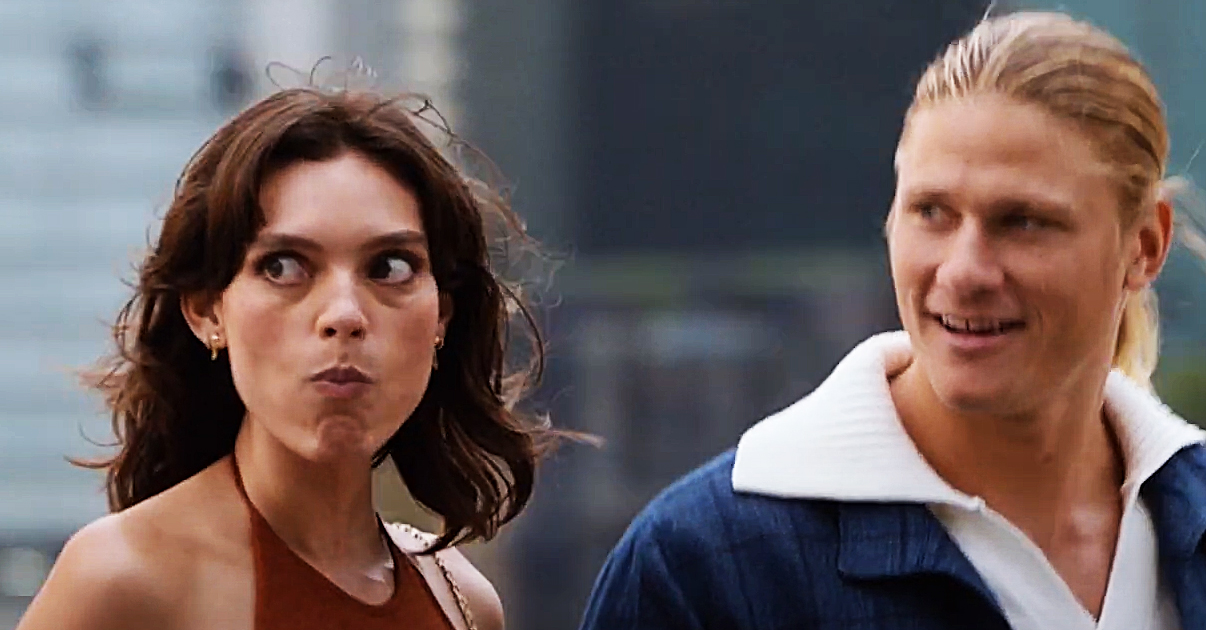 Nagyot megy a rekorder romantikus vígjáték, már 200 millió dollárt kaszált világszerte