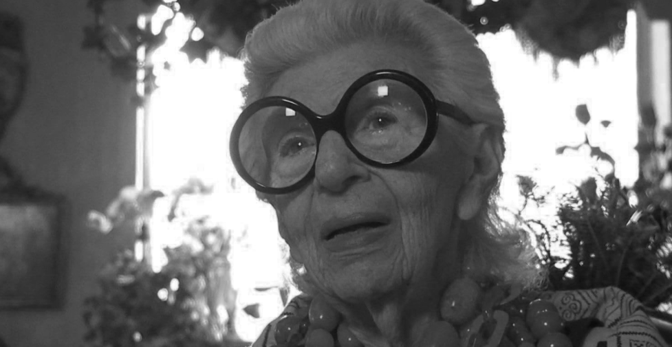 Elhunyt a legendás divatikon, Iris Apfel  Elhunyt a legendás divatikon, Iris Apfel
