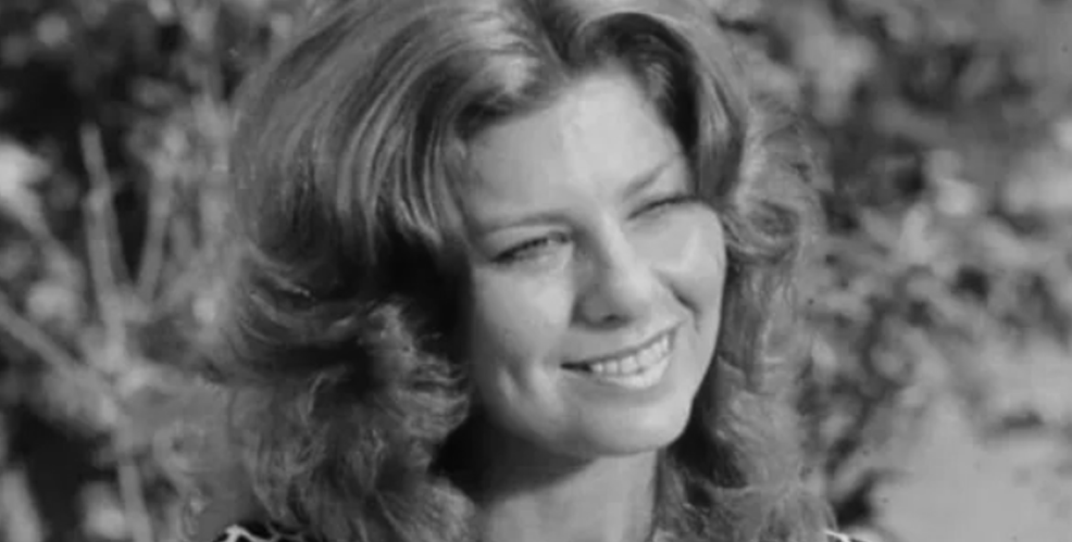 Meghalt az Enyém, Tied, Miénk színésznője, Jennifer Leak