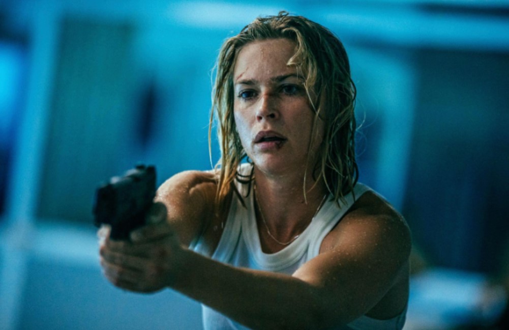 Már áprilisban a Netflixen: Lebilincselő akciófilmnek ígérkezik a Hatáskörön kívül, itt az előzetes