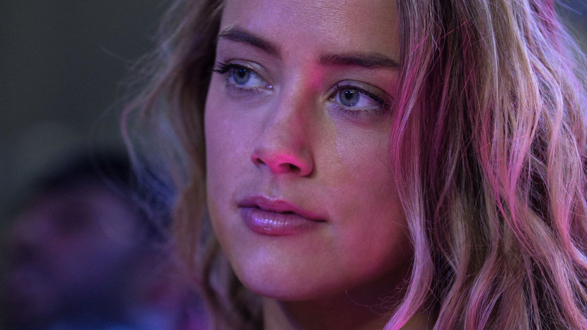 Ikerpárnak adott életet Amber Heard