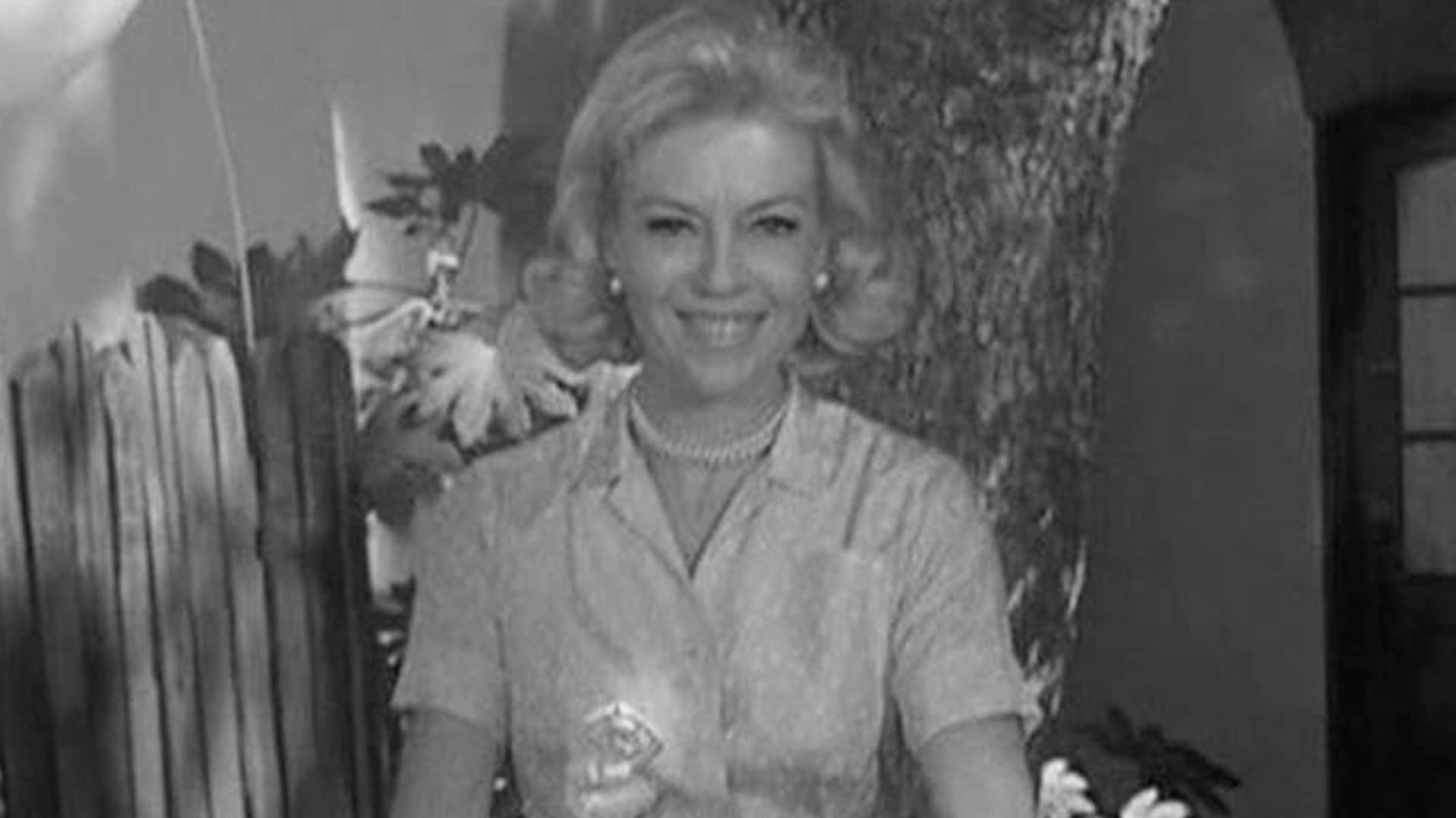 Meghalt a Földön kívüli jövevények színésznője, Kathleen Hughes Meghalt a Földön kívüli jövevények színésznője, Kathleen Hughes