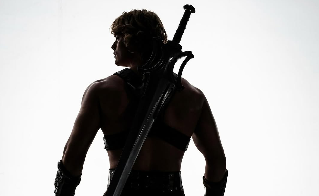 Itt az első fotó az új He-Manről, véget ért a Masters of the Universe forgatása Itt az első fotó az új He-Manről, véget ért a Masters of the Universe forgatása