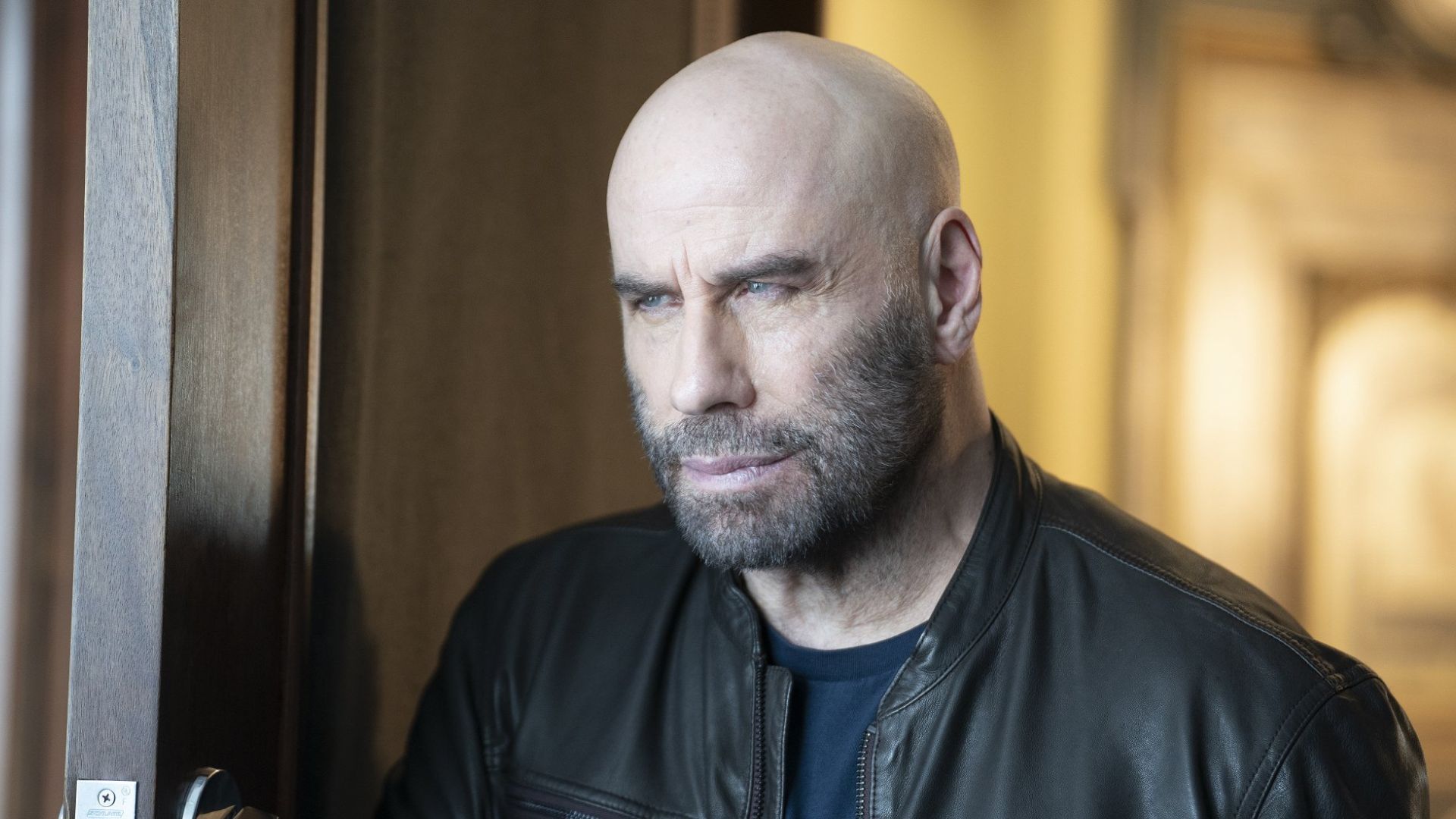 Nagy meglepetést okozott Travolta, az ikonikus karakterének öltözve állt a közönség elé