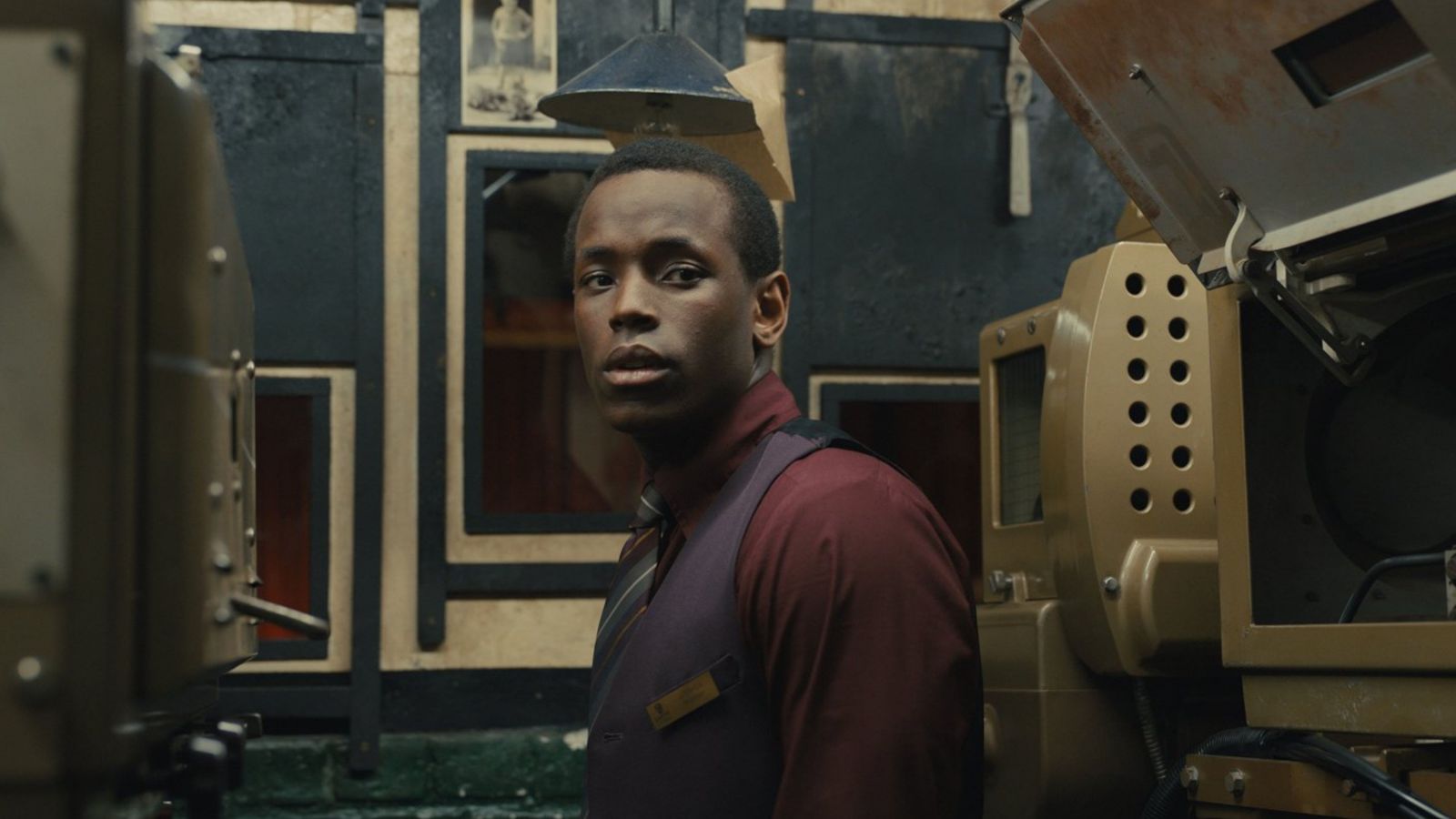 Nemi erőszakkal vádolják a BAFTA-díjas színészt, Micheal Wardot Nemi erőszakkal vádolják a BAFTA-díjas színészt, Micheal Wardot