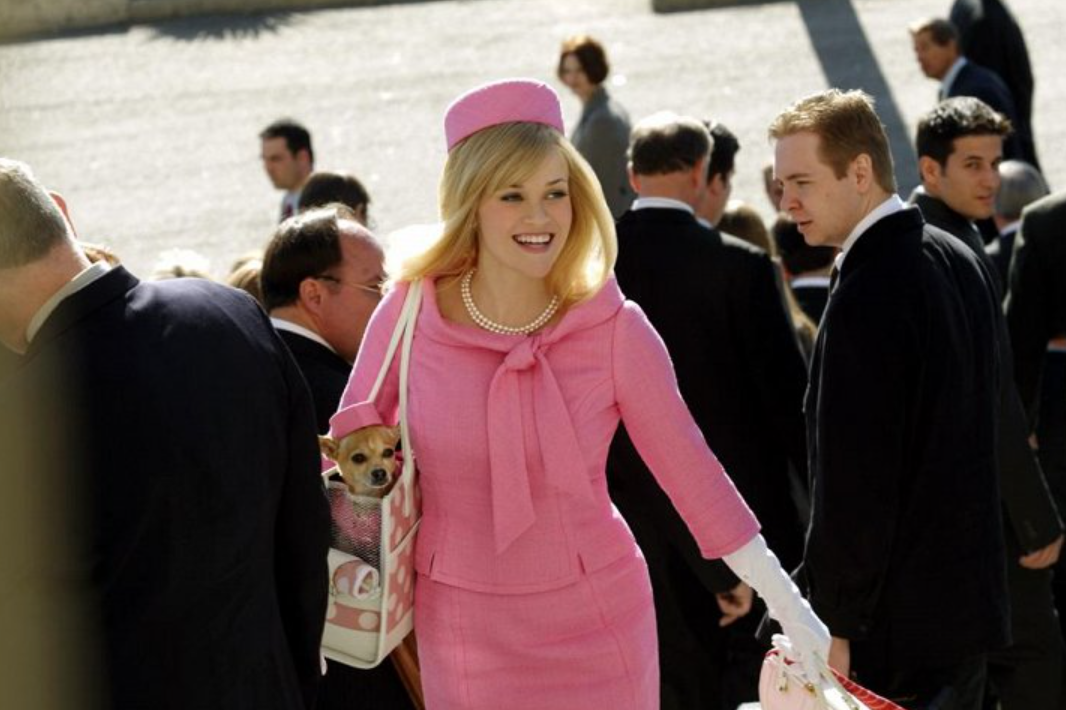 Prime Video: Ez a színésznő lesz a Doktor Szöszi-előzménysorozat főszereplője (videó)