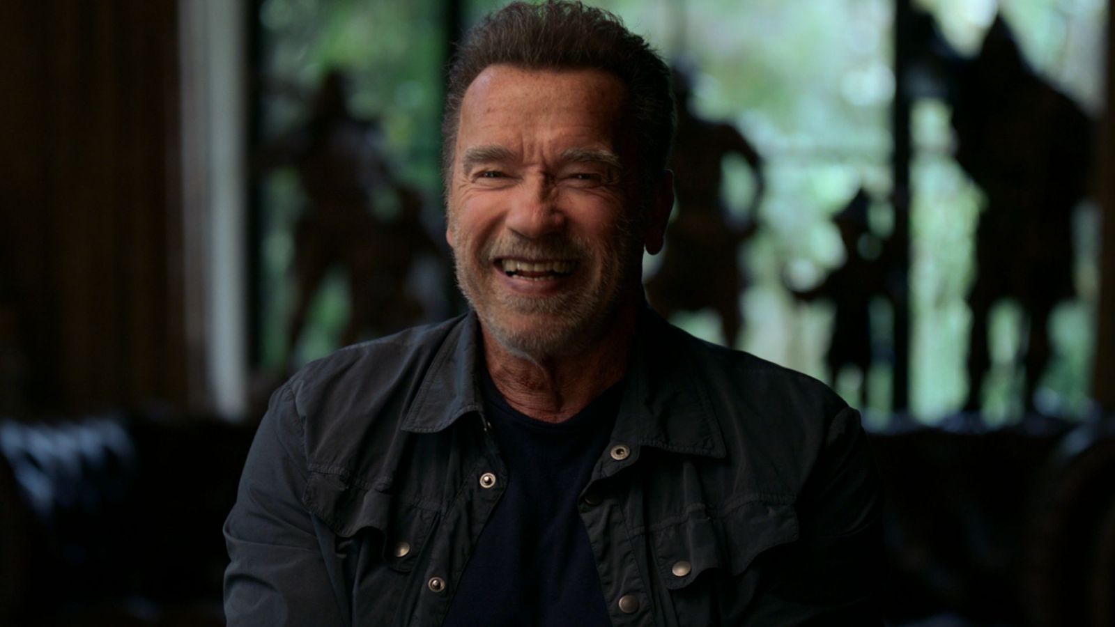 Alig lehet ráismerni Arnold Schwarzeneggerre az új filmjének forgatásán (videó)