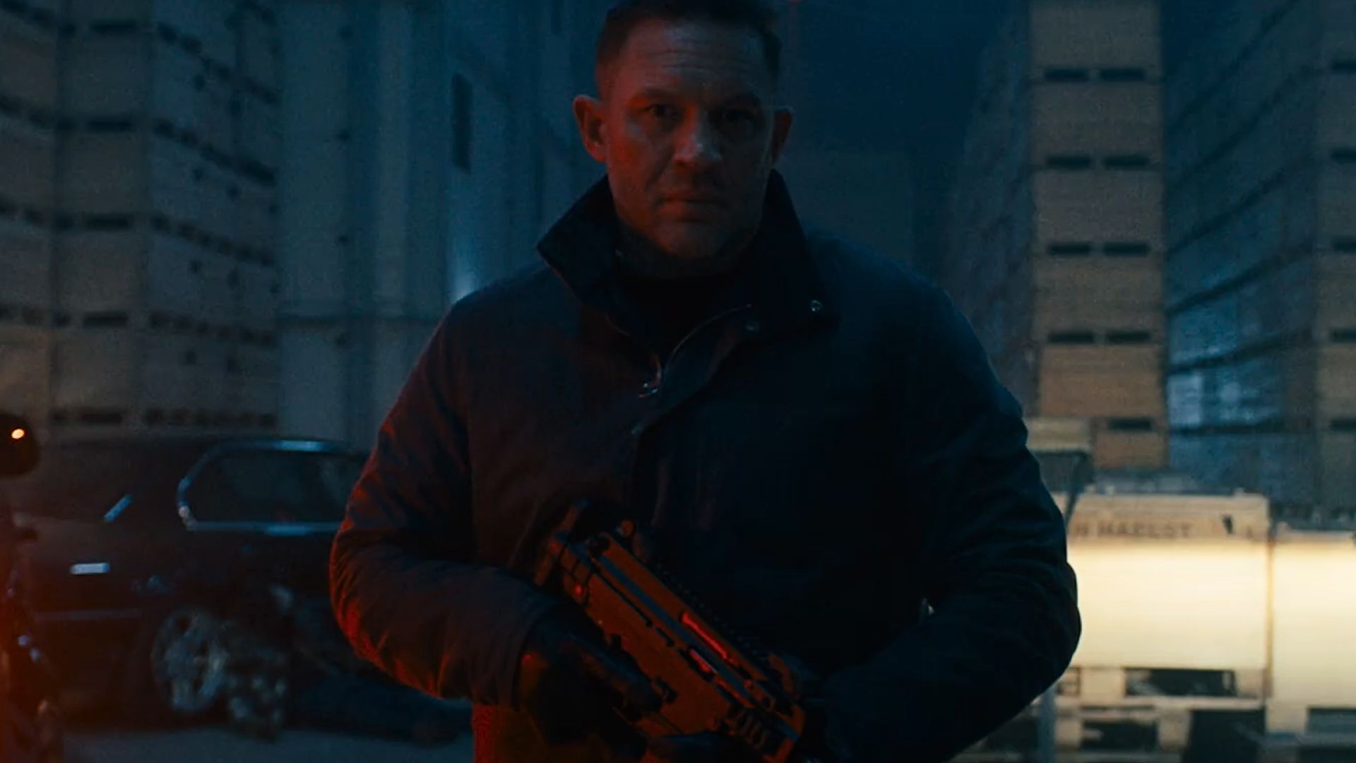 Hazai premierdátumot kapott Tom Hardy és Guy Ritchie gengsztersorozata, a MobLand