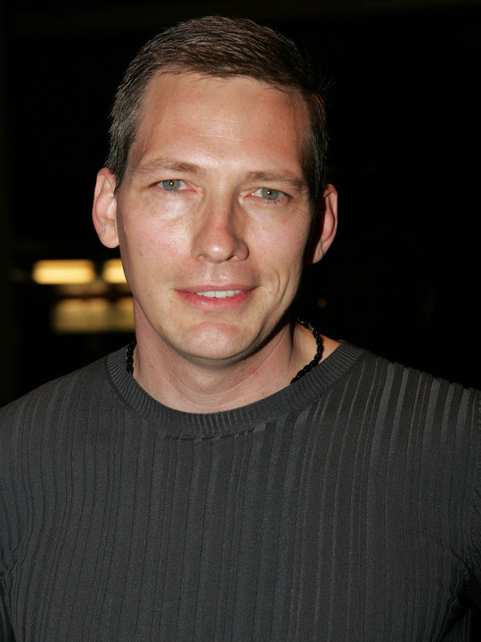 Darren E. Burrows Filmek, képek, díjak Személyiség adatlap Mafab.hu