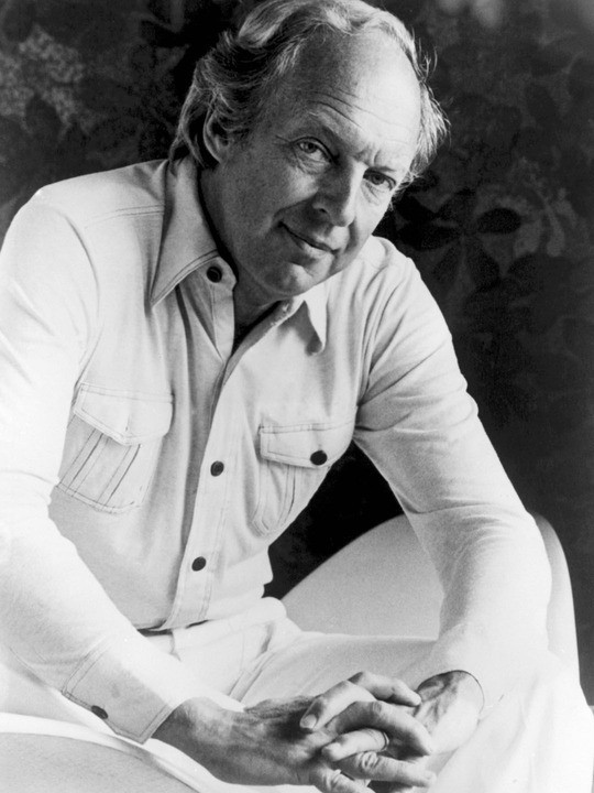 Conrad Bain Filmek, képek, díjak Személyiség adatlap Mafab.hu