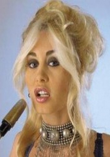 Dolly Buster Wird Hart Im DP Durchgefickt