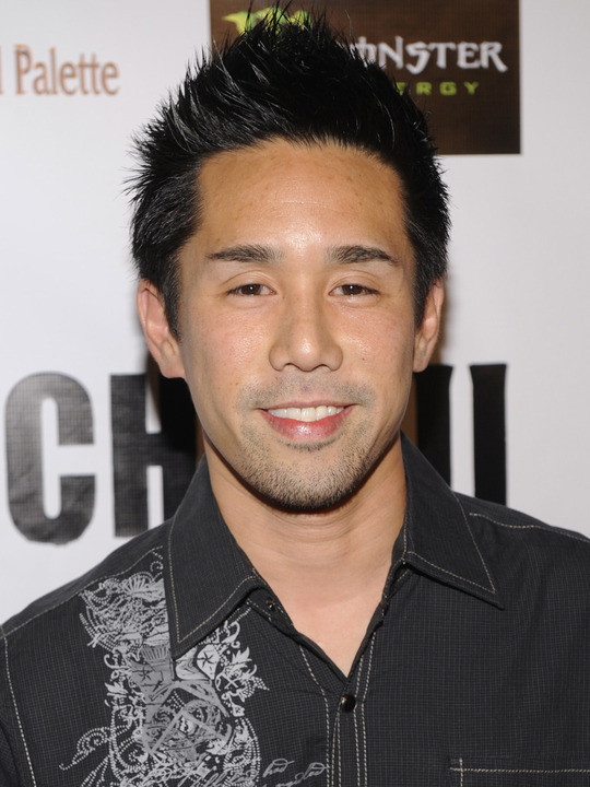 Холлиокс harry. Холлиокс harry. Режиссер парри фильмография. Кирон мур актер академия вампиров. Парри.