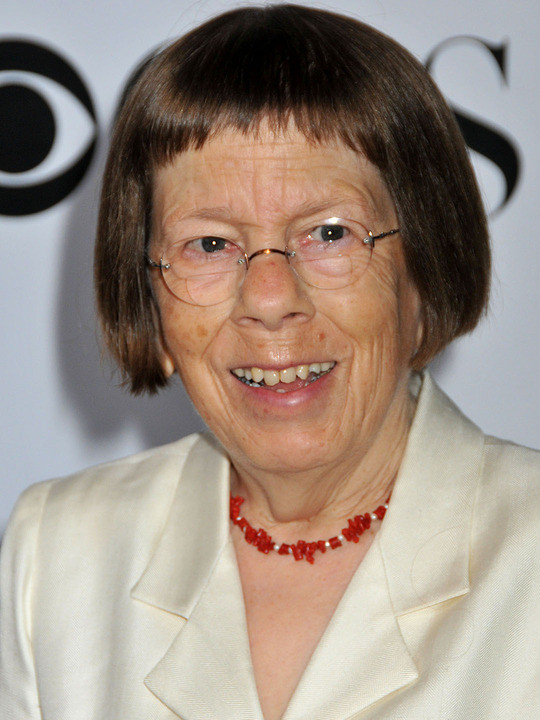 Linda Hunt Filmek, képek, díjak Személyiség adatlap Mafab.hu