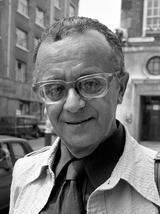 Larry Adler Filmek, képek, díjak Személyiség adatlap Mafab.hu