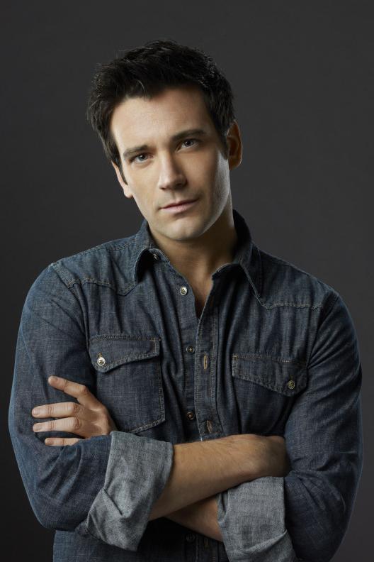 Colin Donnell Filmek, képek, díjak Személyiség adatlap Mafab.hu