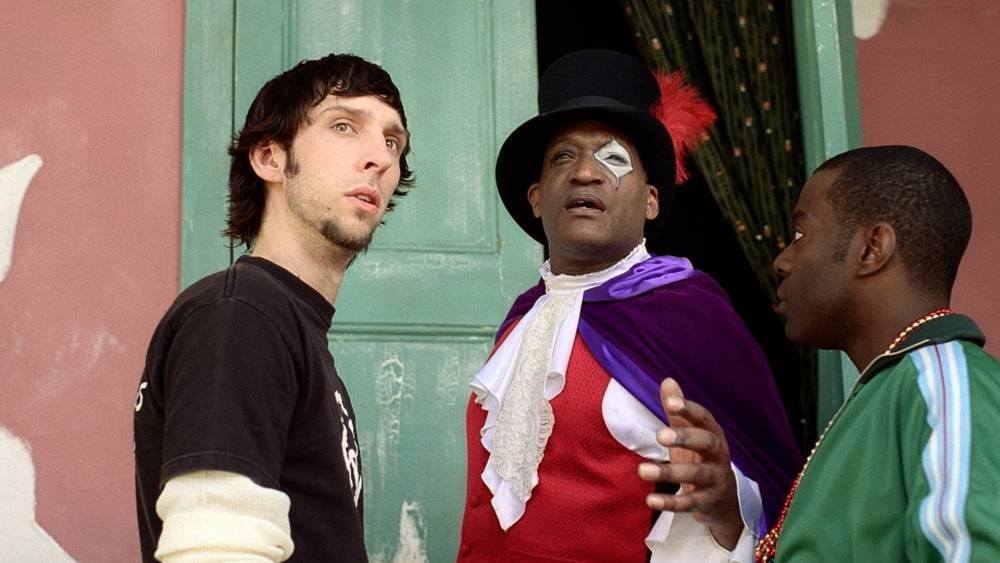 Robert Englund és Tony Todd cameoja.