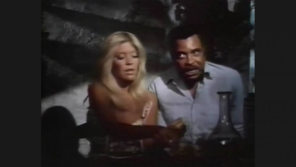 James Earl Jones itt még sas tekintettel