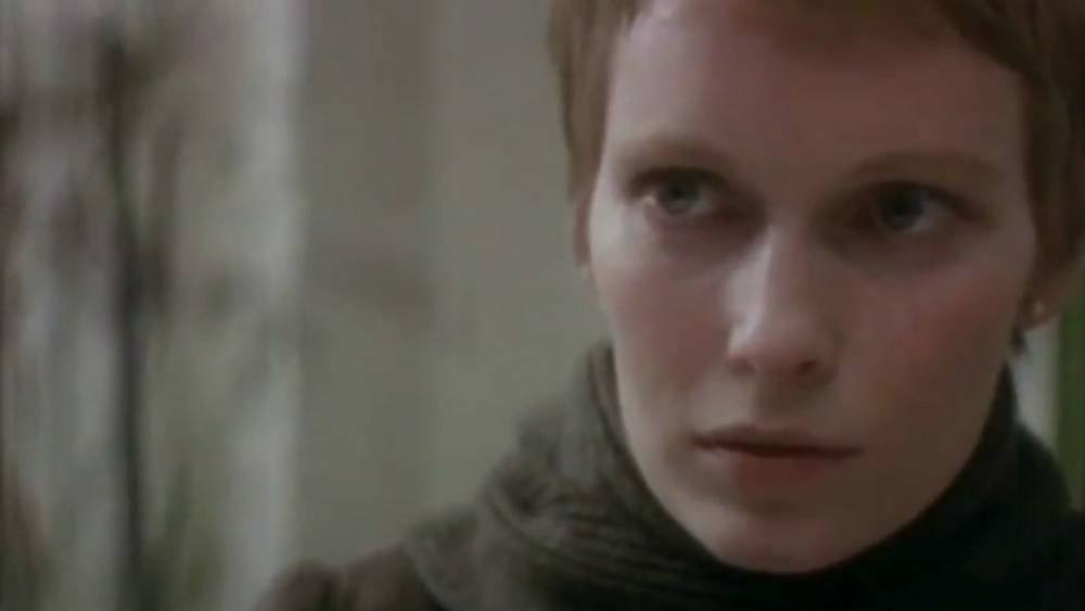 Mia Farrow, a szürke kisegér nagy dobása.