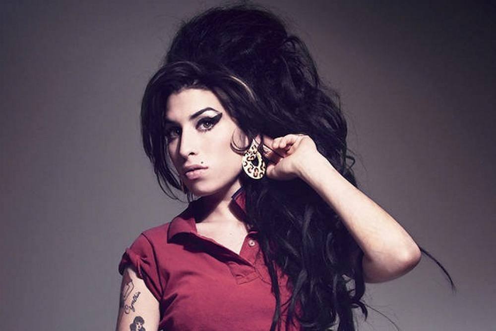 Siker után totális bukás, méltő búcsú Amy Winehouse-tól