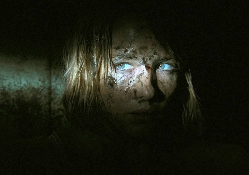 Mert bizony Kelly Reilly-nek bomba teste van!