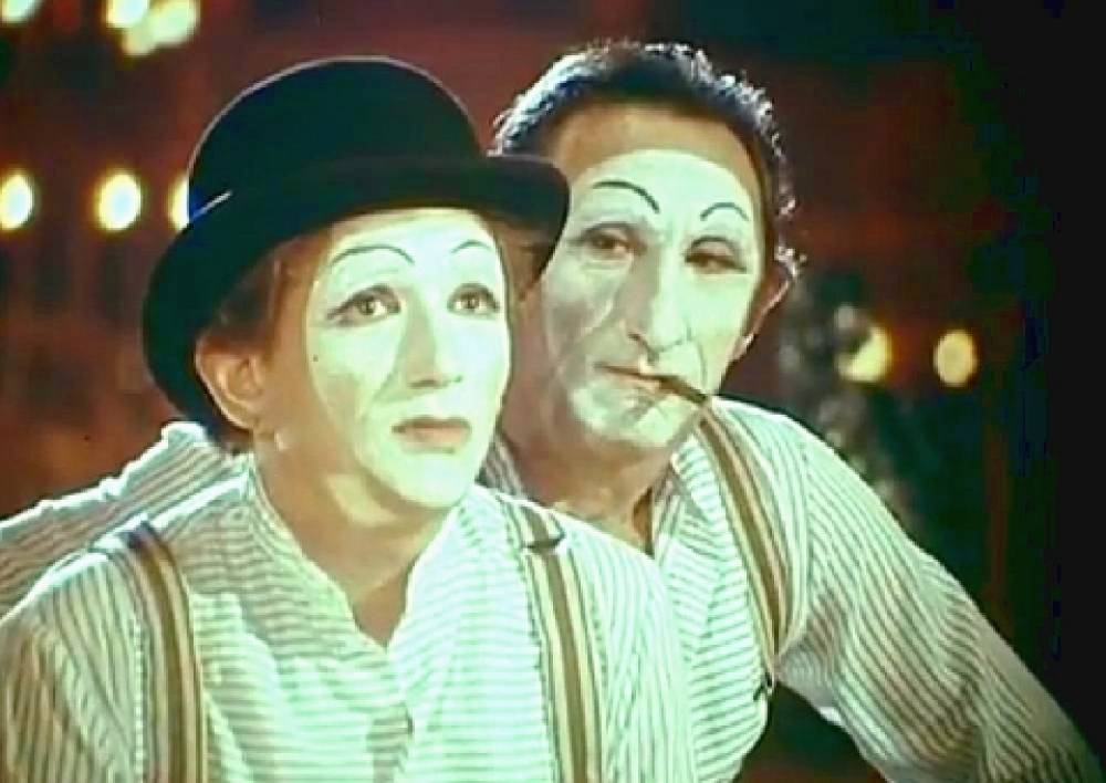 Egyedül nem megy, egyedül nem megy, egyedül nem megy, ha, ha, ha, ha!
