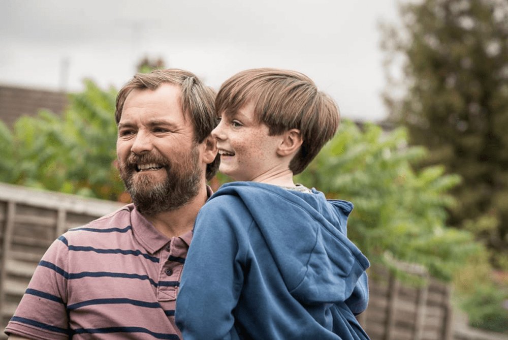 De legalább rövid volt