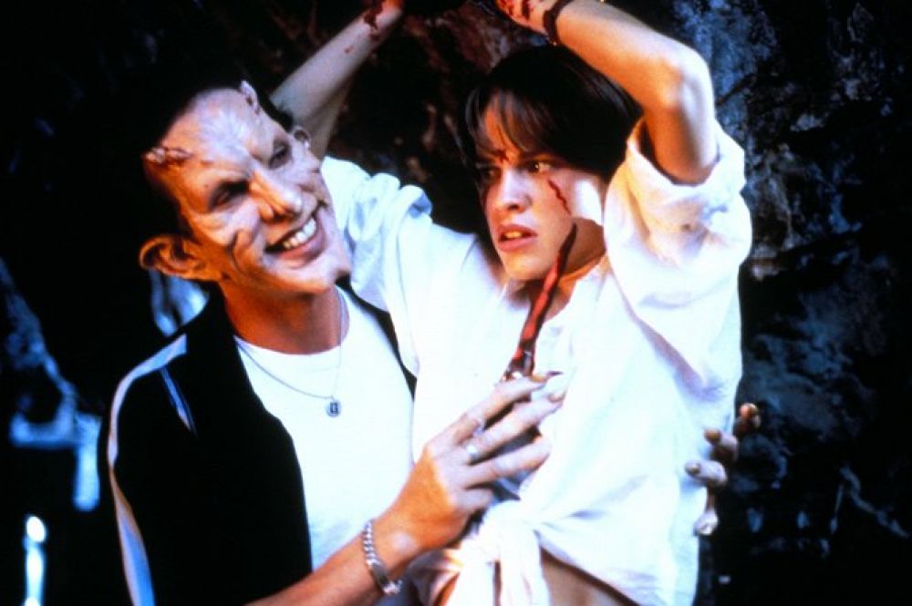 Ismételten egy olyan film, ahol felhasználták reklám céljából Stephen King nevét
