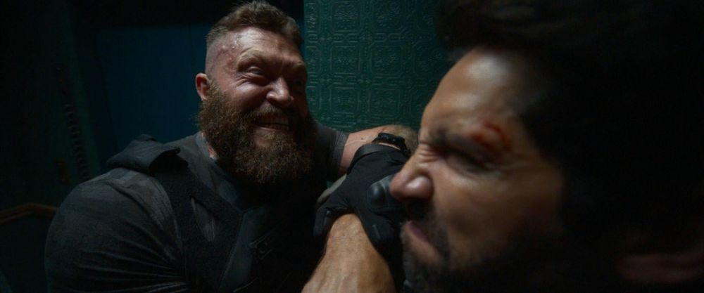 Én nem értem Scott Adkinst...