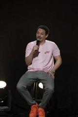 Eric André: Legalizáljunk mindent