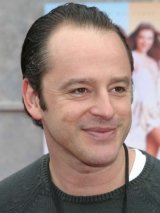 Gil Bellows